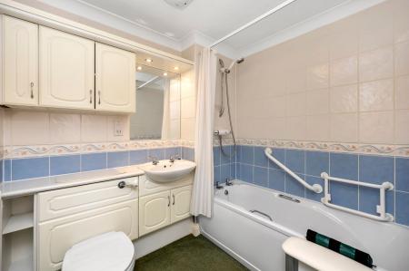 En-suite bathroom