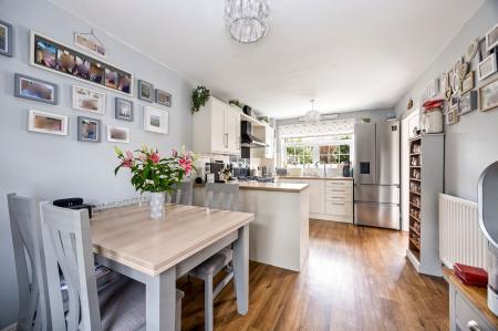Kitchen/Dining