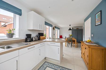 Kitchen/dining