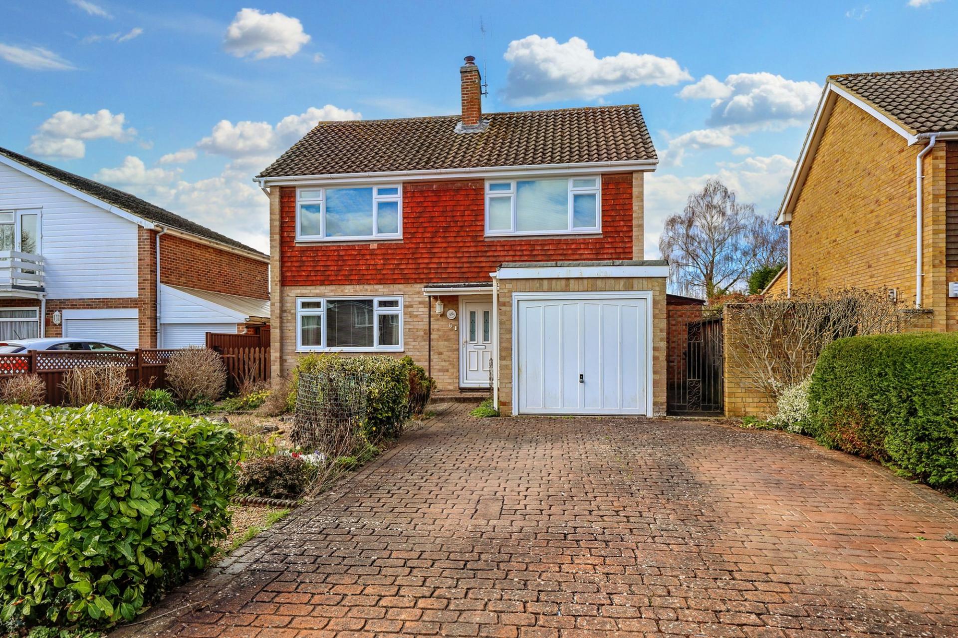 3 bedroom Detached House for sale in Burgess Hill