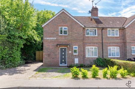 3 bedroom Semi-Detached House for sale in East Grinstead