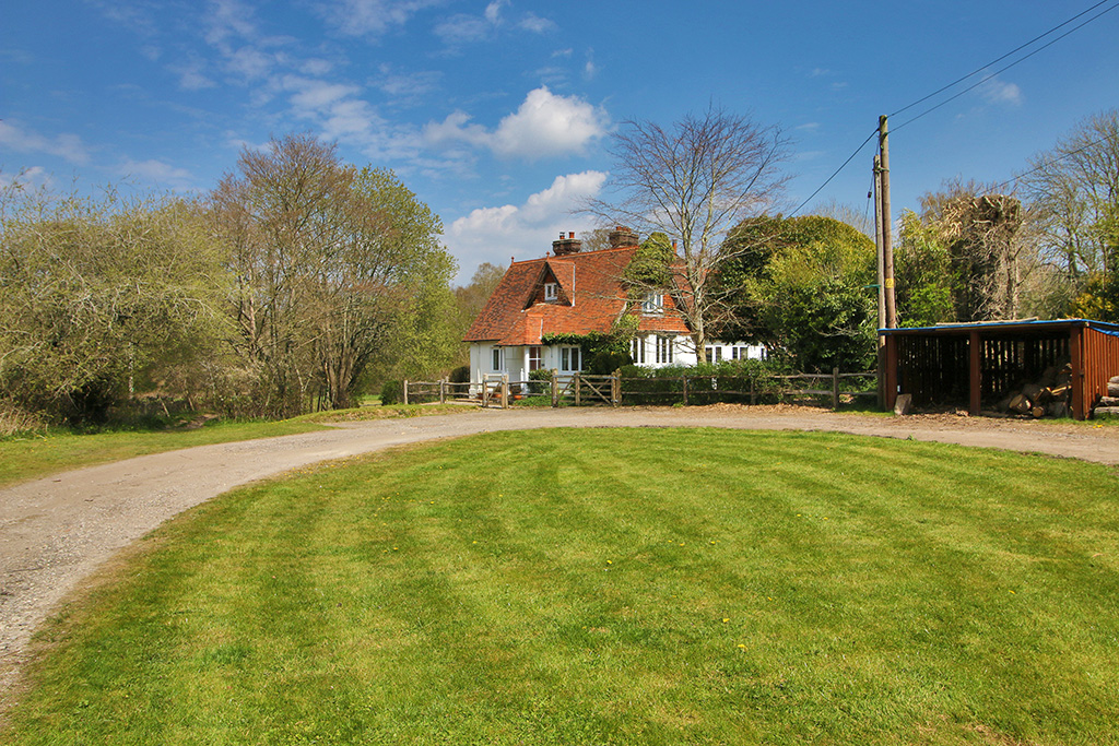 3 bedroom Detached House for sale in Uckfield