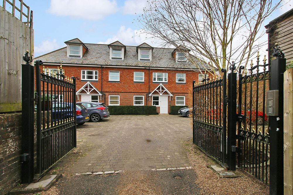 2 bedroom house for sale in Uckfield