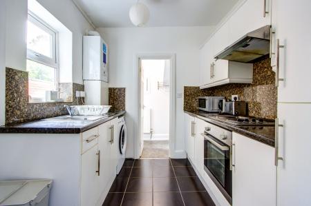 Kitchen (2)