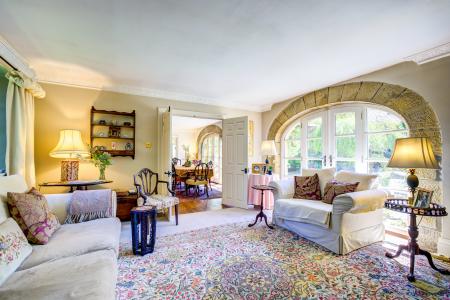 Living Room (2)