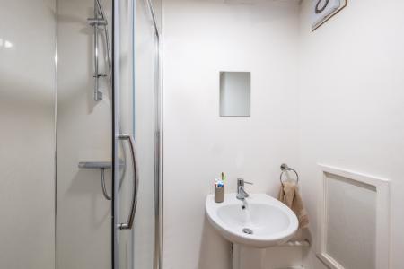 Shower-Room