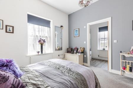 A16 - 9 Cator, Stoke