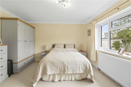 83023_CHA220101_IMG_