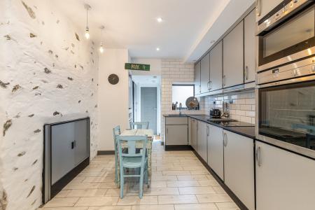 A10 - 9a Seymour Pla