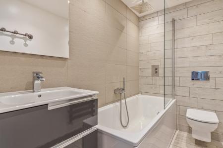 A14 - 9a Seymour Pla