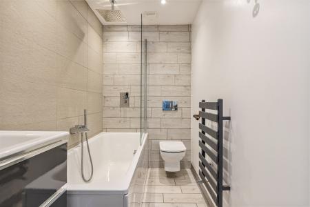 A15 - 9a Seymour Pla