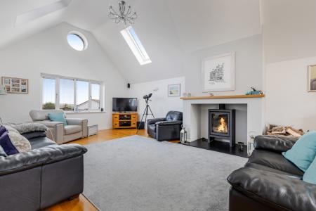 13 Sitting Room With