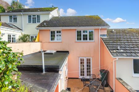 A08 - 15 Town Close,