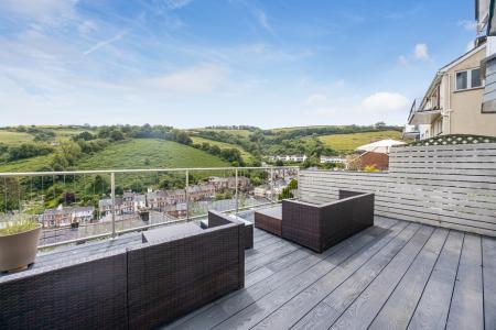 7 - 180 Victoria Roa