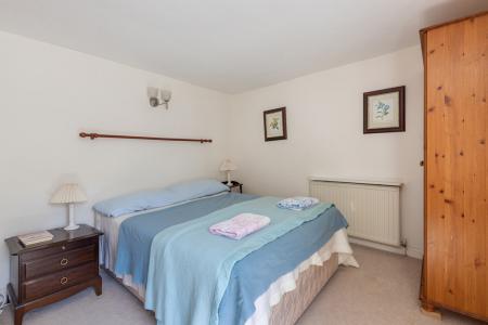 A19 - 4 Horn Hill, D