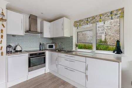 A12 - Flat 3 Whitela