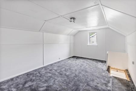 15 Loft Room Dartmou