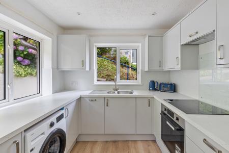 8 Kitchen Dartmouth,