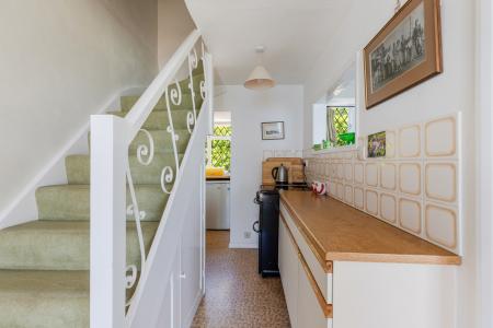 16 Kitchen and stair