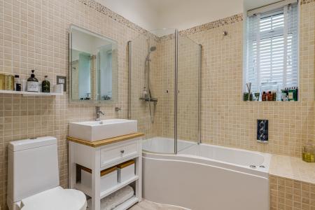 32 Bathroom 12 Shepl