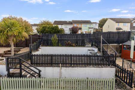 6 Rear Garden 69 Her