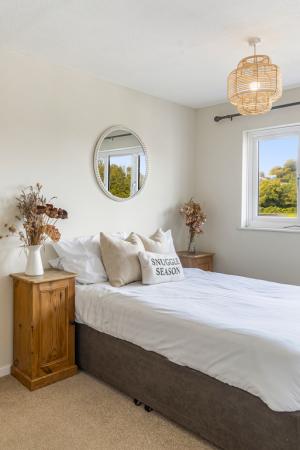 24 P Main Bedroom 69