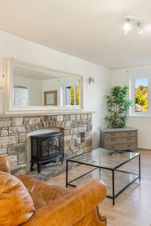 15 P Sitting Room 69