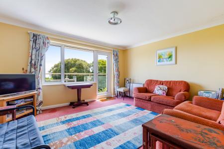 12 Sitting Room 6 St