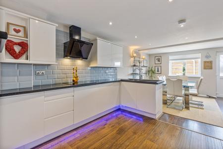 11 Open Plan Kitchen