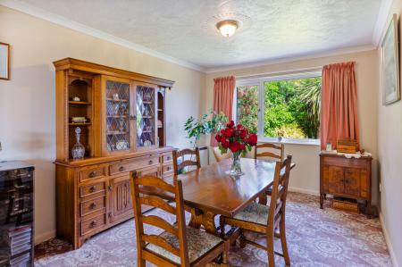 11 Dining Area 12 De