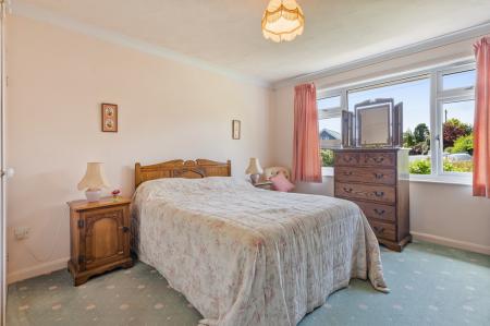 18 Bed 112 Deer Park