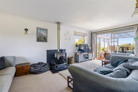 9 Sitting Room 30 St