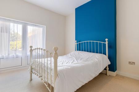 20 Bedroom 1 14a Mou