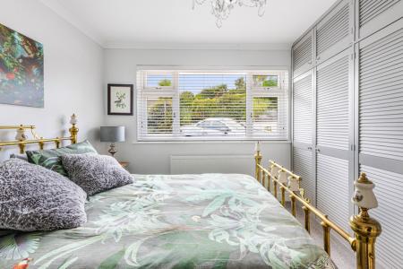 A19 - 33 Churchfield