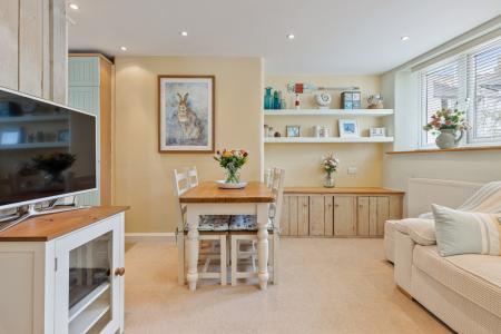 7 Entrance Hall Port