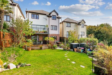 8 Rear Garden 59 Sey