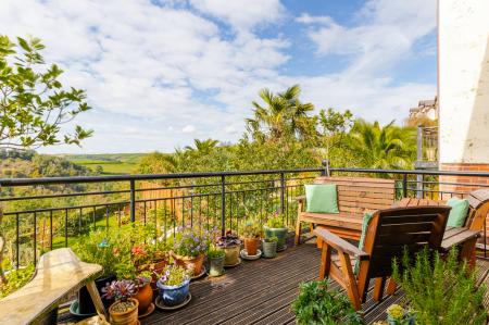 28 Balcony 59 Seymou