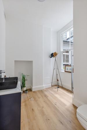 A09 - Flat 1a Church