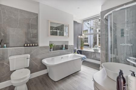 A10 - Flat 1a Church