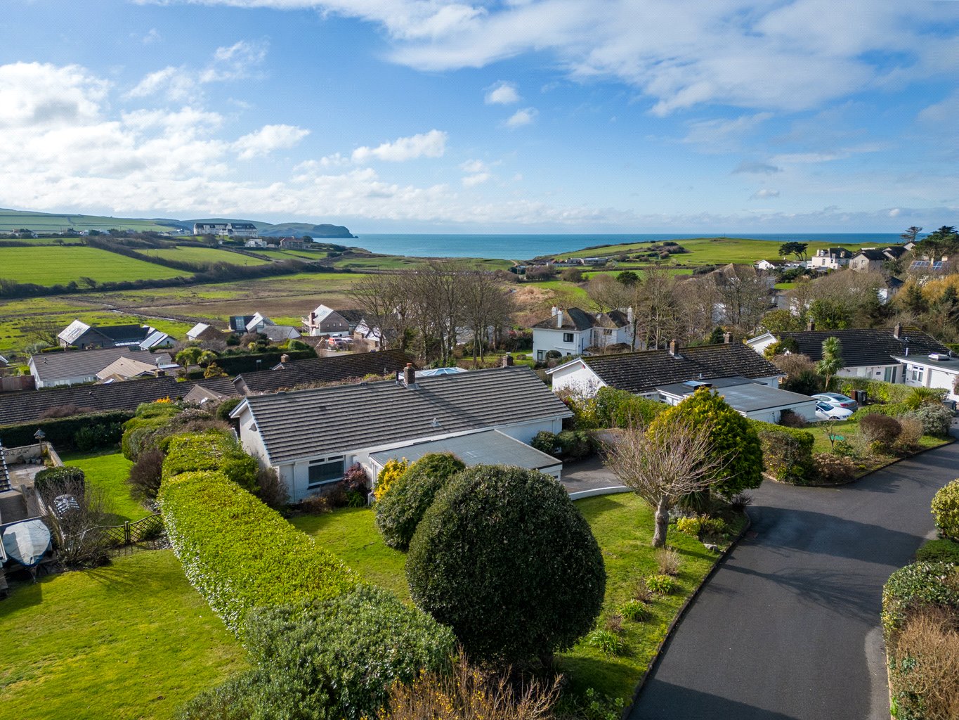 3 bedroom Detached Bungalow for sale in Kingsbridge