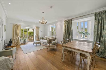 Sitting/Dining Room