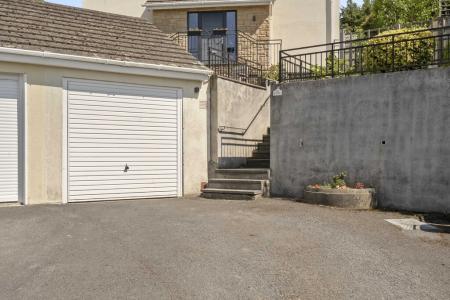 19 Linhey - Parking