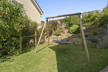 19 Linhey - Garden 2