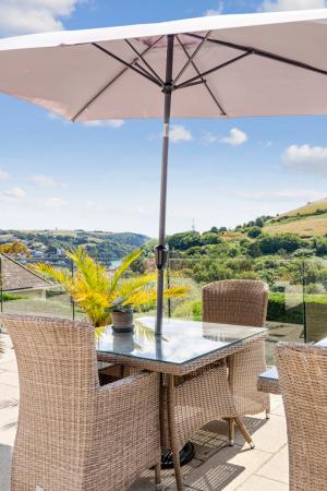 31 Portrait Dining T