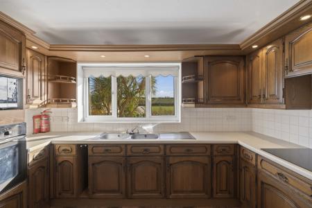 33 Mead Drive - Kitc