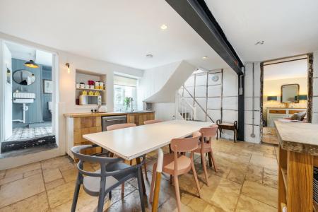 1362100-3-68e64bc3c8