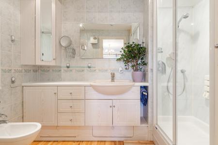 A18 - Embankment Rd,