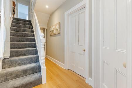 A05 - 18 Waverley Ro