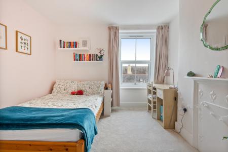 A15 - 18 Waverley Ro