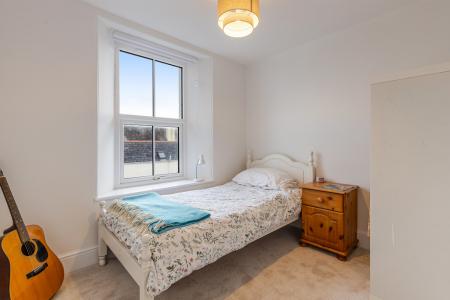 A12 - 18 Waverley Ro